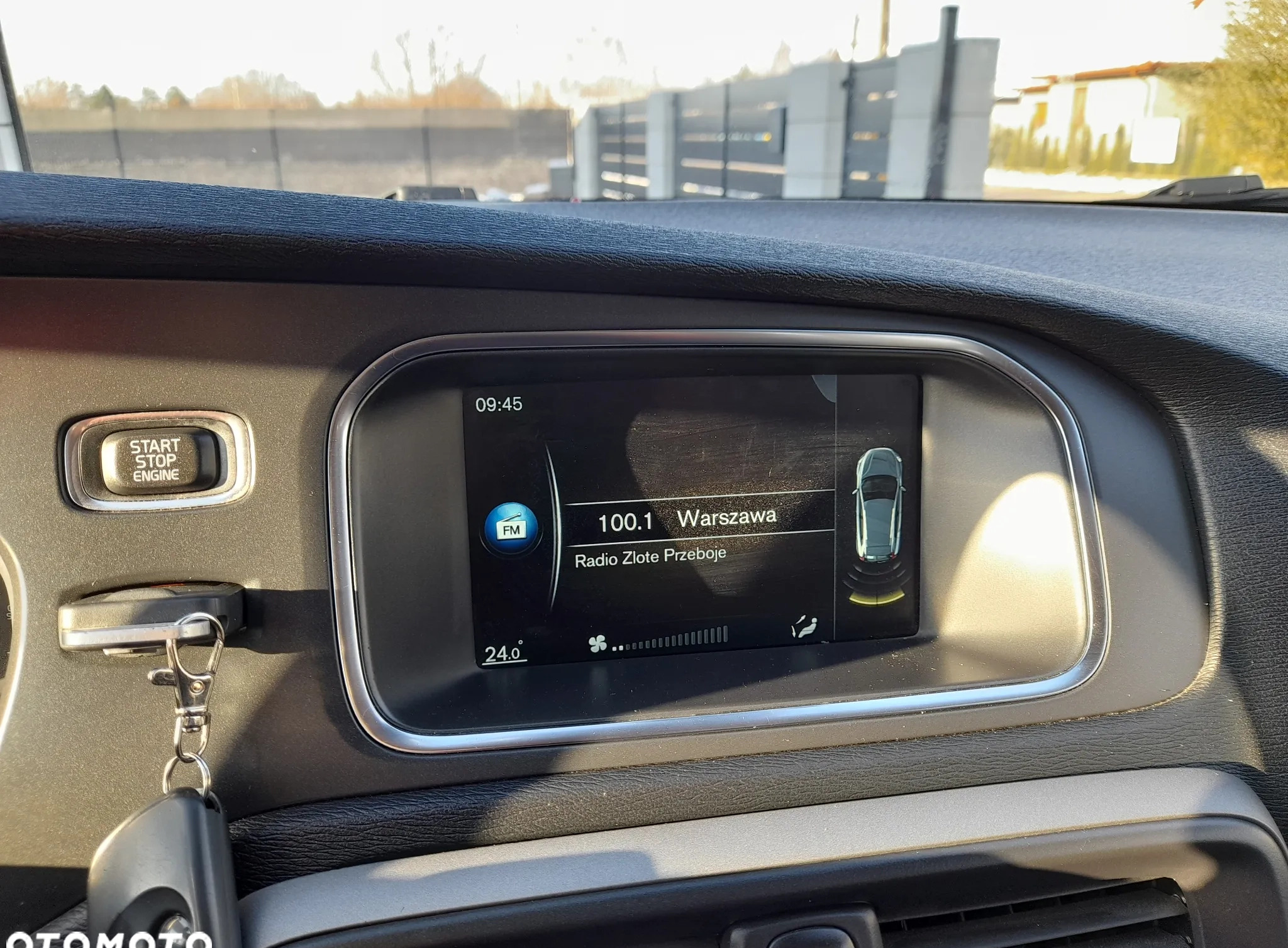 Volvo V40 cena 44900 przebieg: 158000, rok produkcji 2015 z Wołomin małe 172